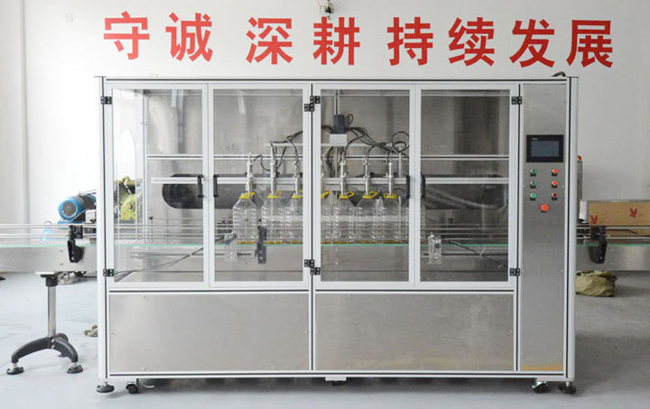 客戶收割機(jī)，20L食用油灌裝機(jī)一言不合就虐狗